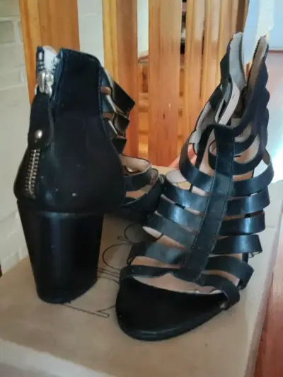 Sandalias Gladiador de tacón alto negras - miniatura 2