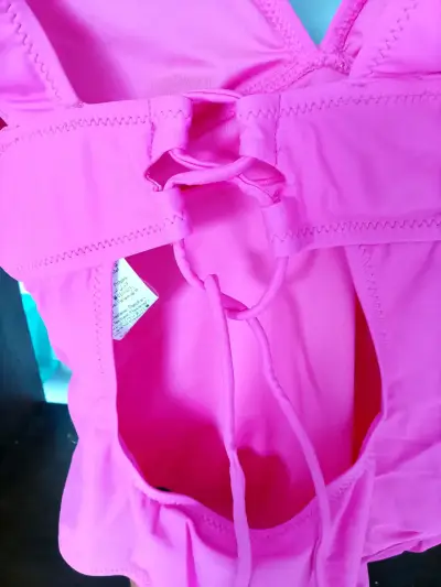 Traje de baño entero fucsia con diseño ajustable - miniatura 1