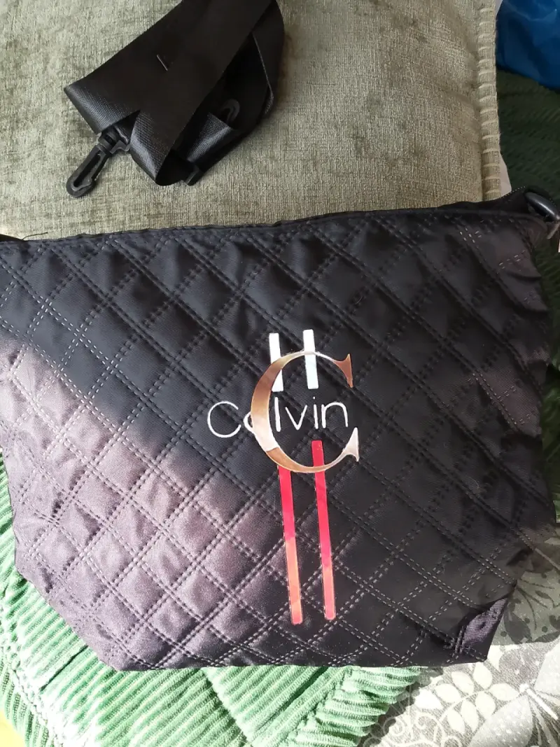 Bolso negro acolchado Calvin Klein - 3