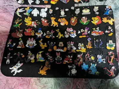 Colección de pines temáticos de personajes animados - miniatura 2