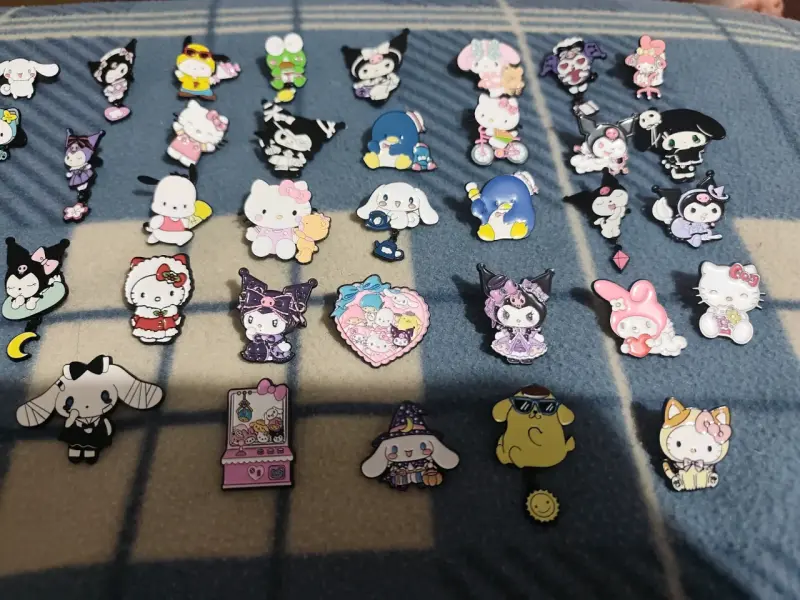 Set de pines decorativos de personajes kawaii