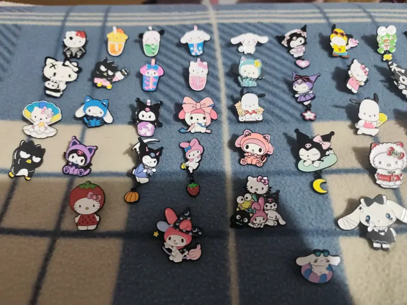 Set de pines decorativos de personajes kawaii - 2
