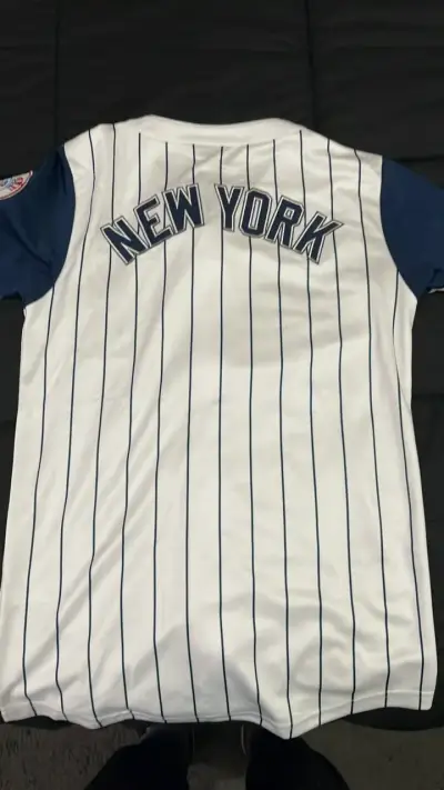 Camiseta de béisbol Yankees  NY blanca con rayas - miniatura 4