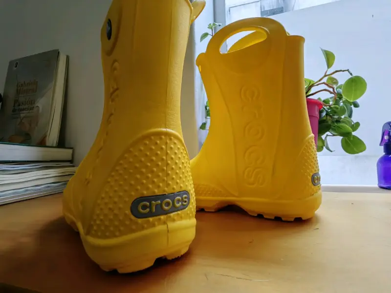 Botas de lluvia amarillas Crocs para niños - 2