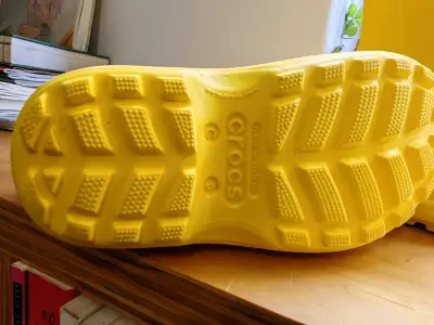 Botas de lluvia amarillas Crocs para niños - miniatura 3