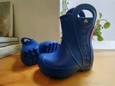 Botas de lluvia Crocs azules para niños - miniatura 1