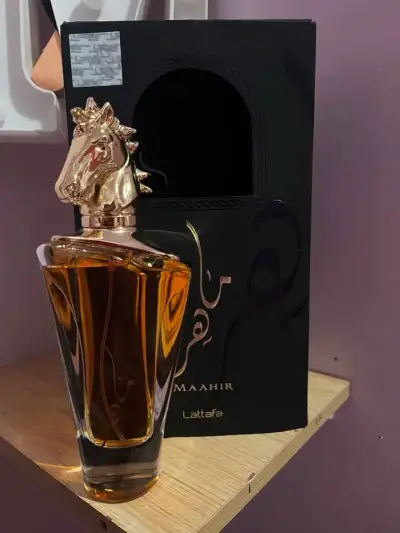 Perfume Lattafa Maahir con diseño exclusivo - miniatura 1