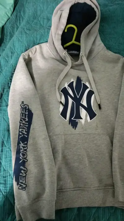 Polerón gris New York Yankees con capucha - miniatura 1