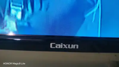 Televisor LED Caixun 50 pulgadas con control remoto - miniatura 1