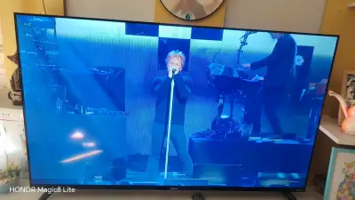 Televisor LED Caixun 50 pulgadas con control remoto - miniatura 2