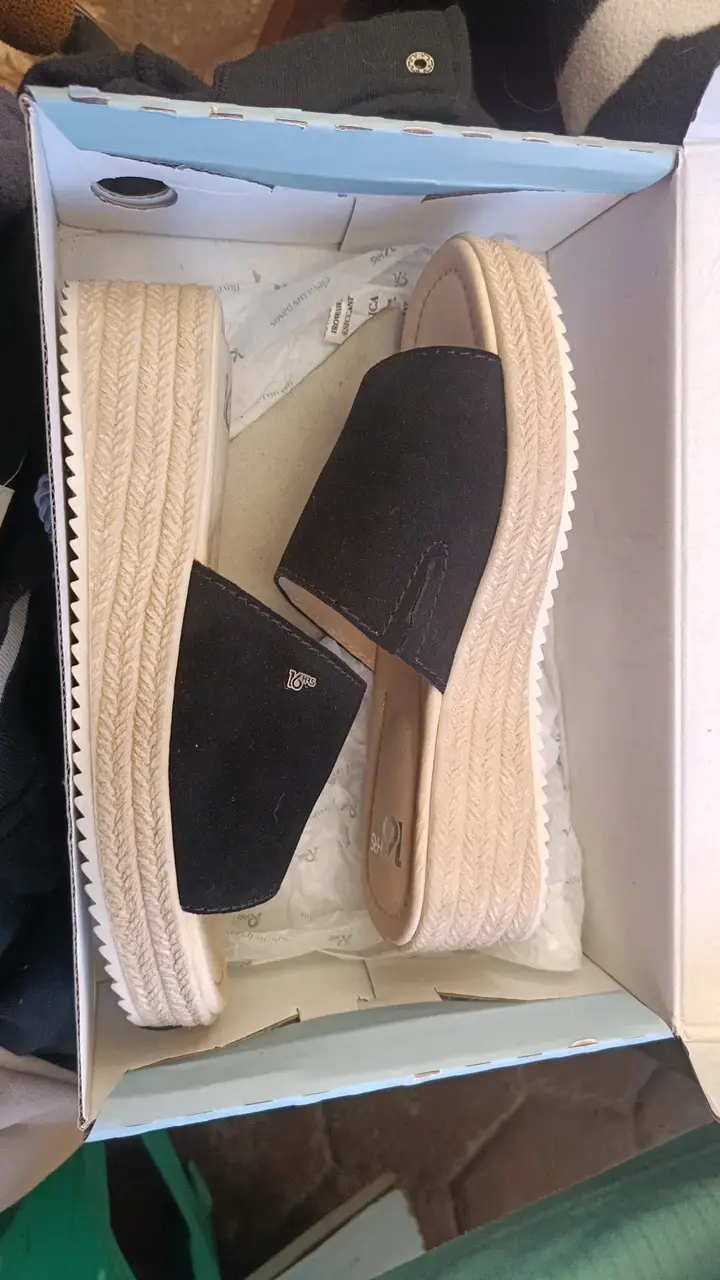 Sandalias negras de plataforma 16 Hrs - 2