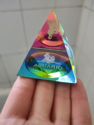 Pirámide decorativa de cristal Acuario - miniatura 1