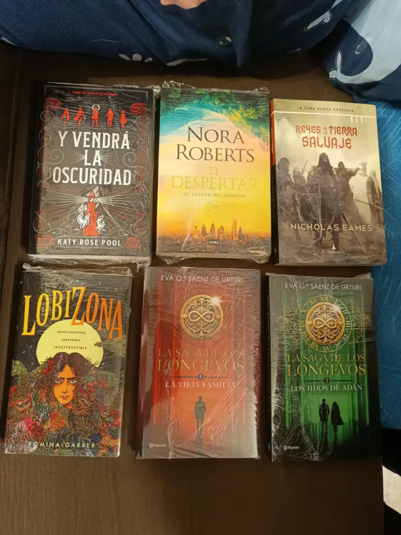Libros variados de ficción y fantasía - 4