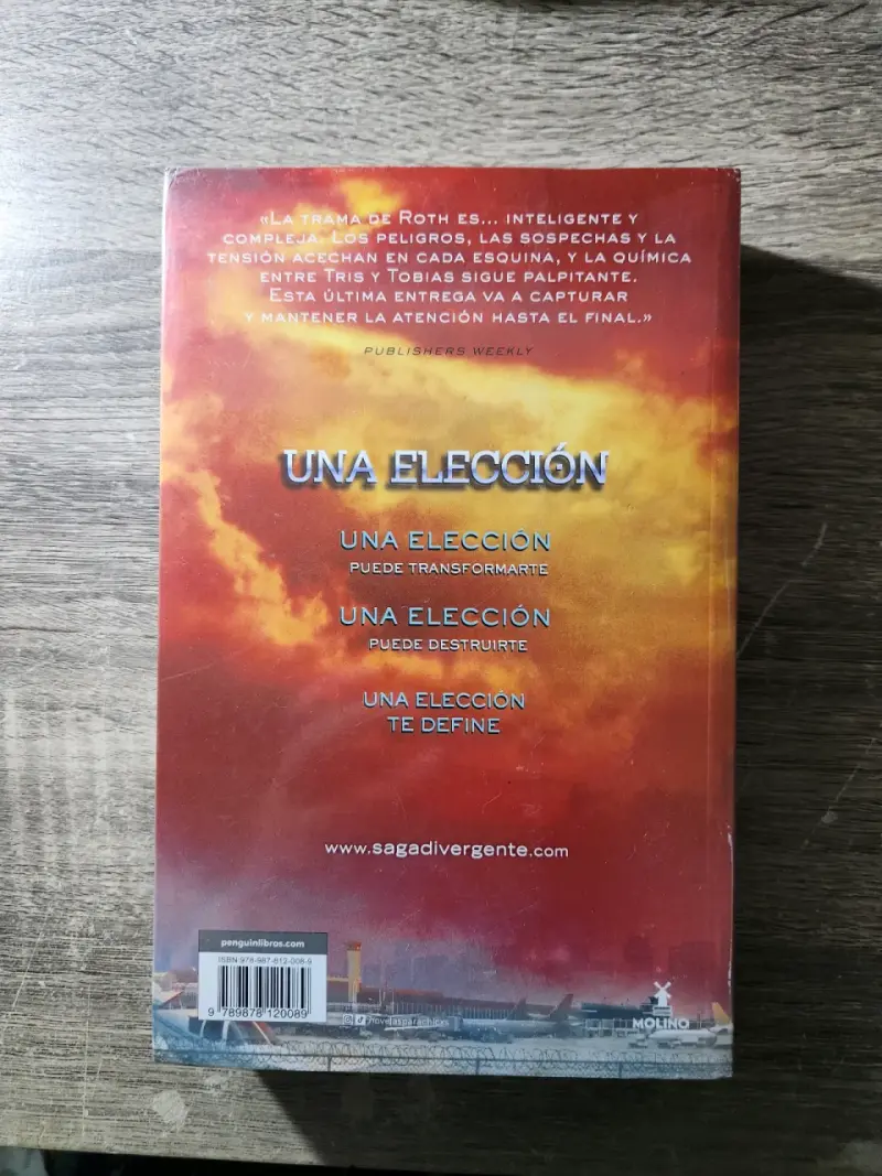 Libro 'Leal' de Veronica Roth en español - 2