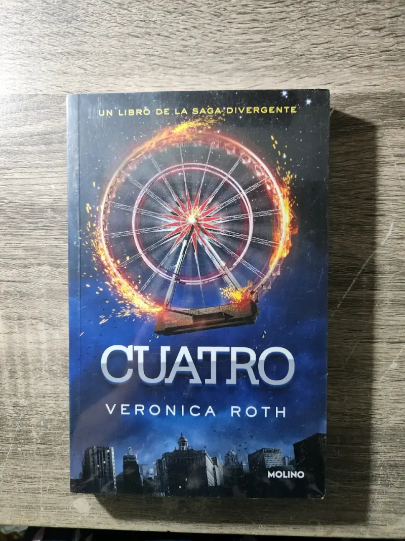 Libro Cuatro de Veronica Roth, saga Divergente