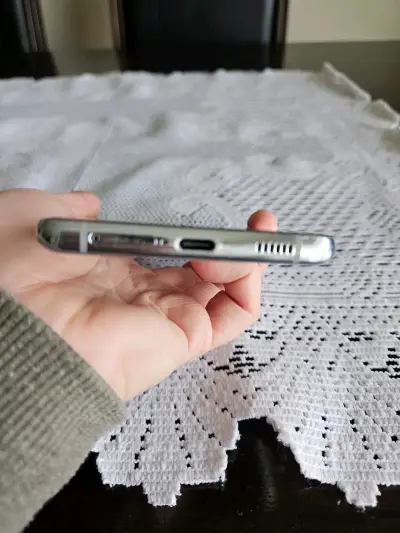 Samsung Galaxy S21+ en buen estado - miniatura 6