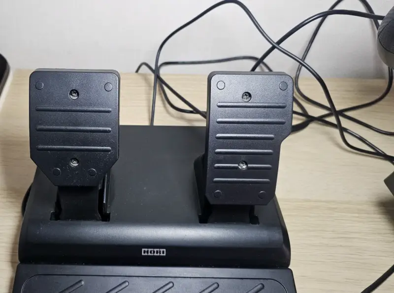 Volante y pedales Hori para PlayStation - 6