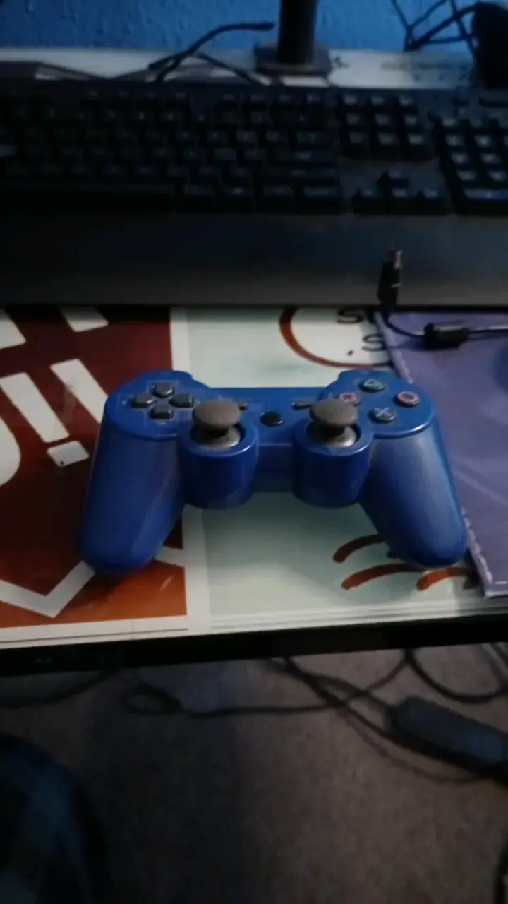 Consola PS3 con juegos y controles - 4