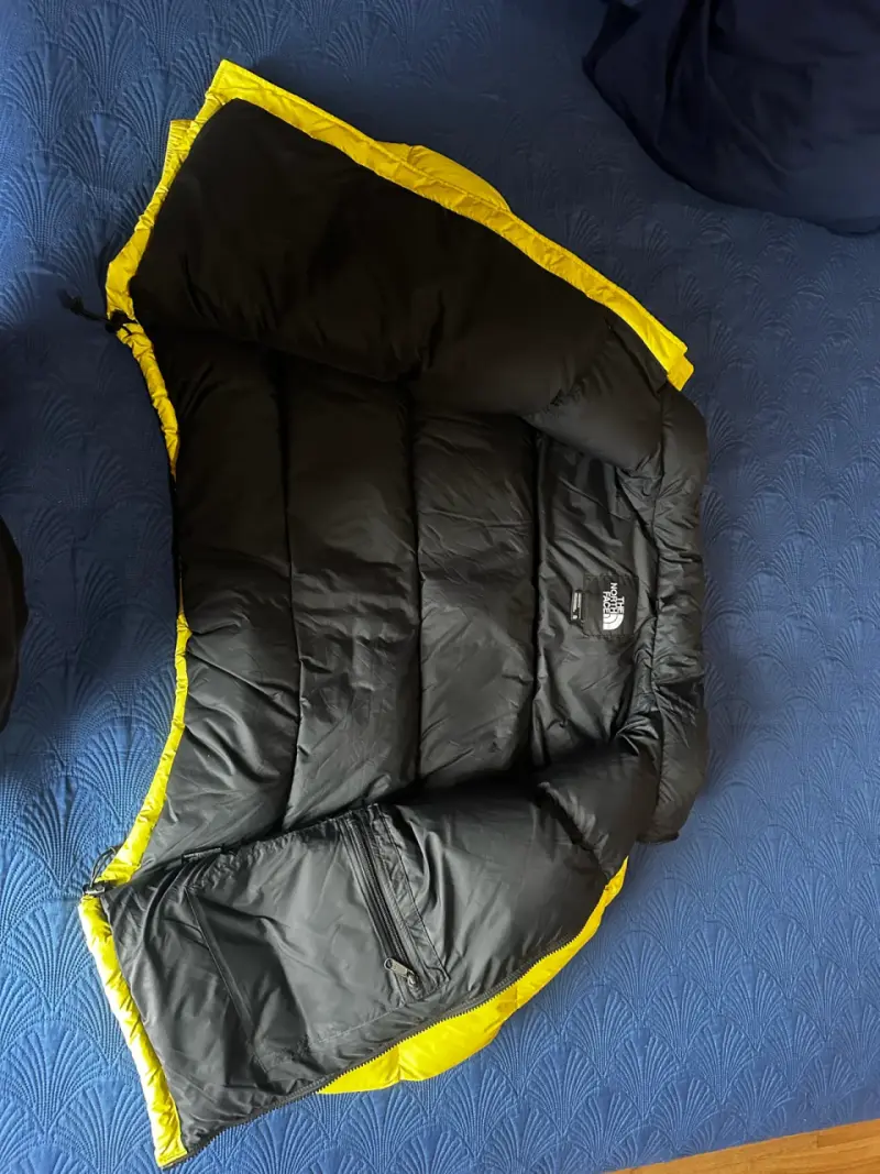 Chaqueta de plumas amarilla The North Face - 4
