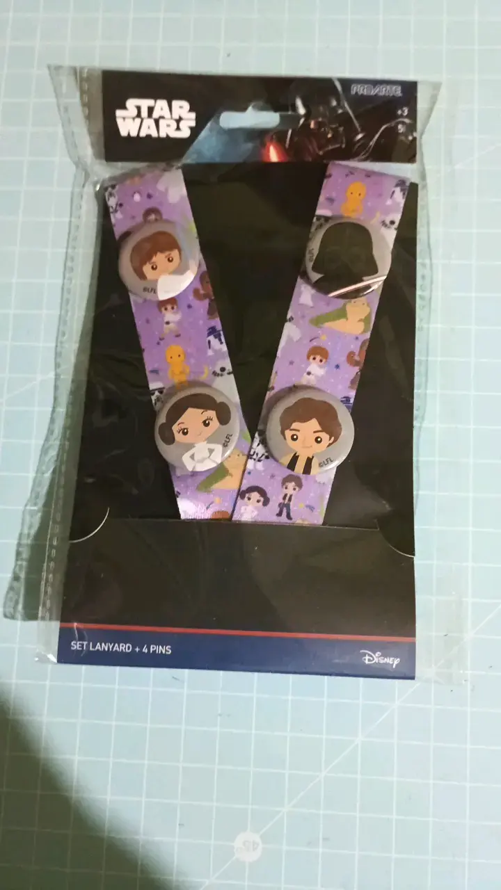 Set de Lanyard y Pins Star Wars Disney - 2
