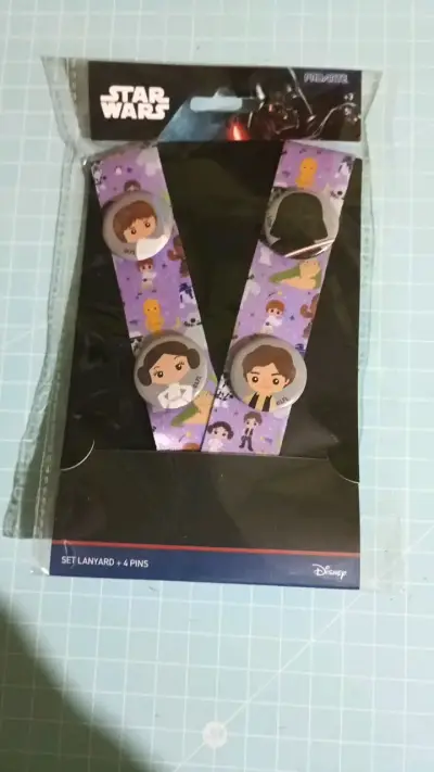 Set de Lanyard y Pins Star Wars Disney - miniatura 2