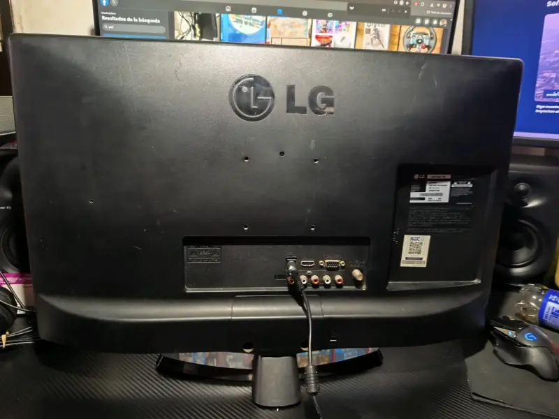 Monitor LG de 24 pulgadas con detalles - 2