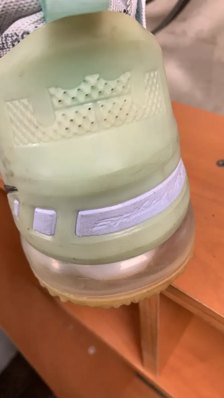 Nike lebron 18 - 4