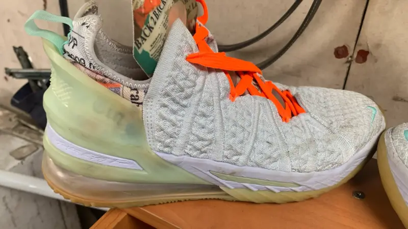 Nike lebron 18 - 7