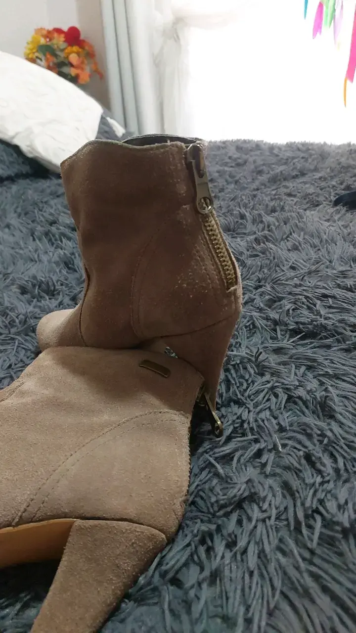 Botines de cuero gamuza beige con tacón alto - 4