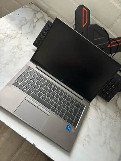 Notebook HP ZBook 14 g8 con Intel Core i7 - miniatura 4