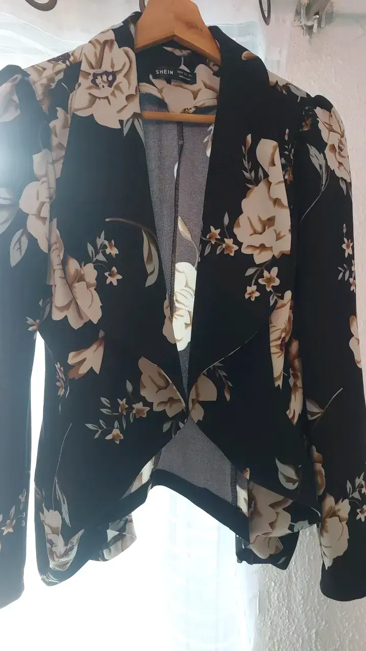 Blazer floral negro para mujer - 4