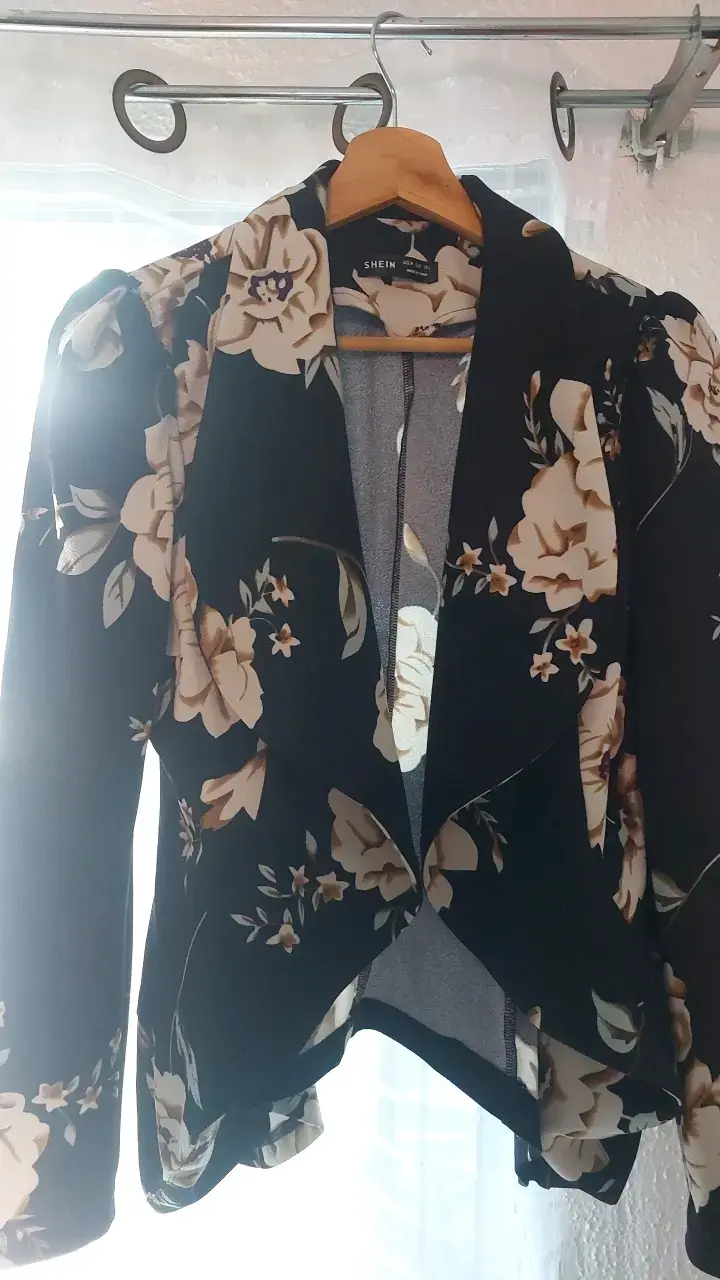 Blazer floral negro para mujer - 5