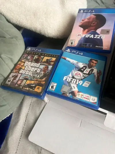 Consola PlayStation 4 con control y juegos - miniatura 6