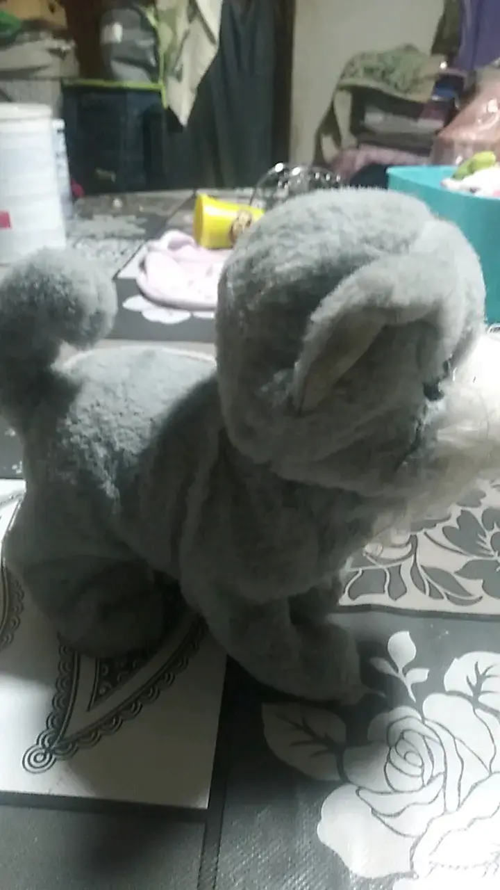Peluche de perro gris suave - 1