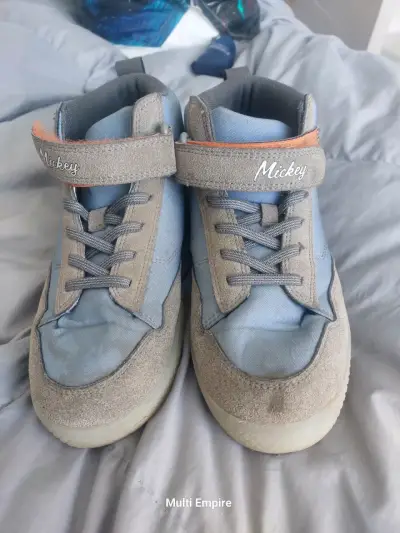 Zapatillas infantiles Mickey azul y gris - miniatura 1