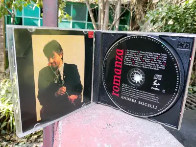 CD Andrea Bocelli Romanza en buen estado - miniatura 2
