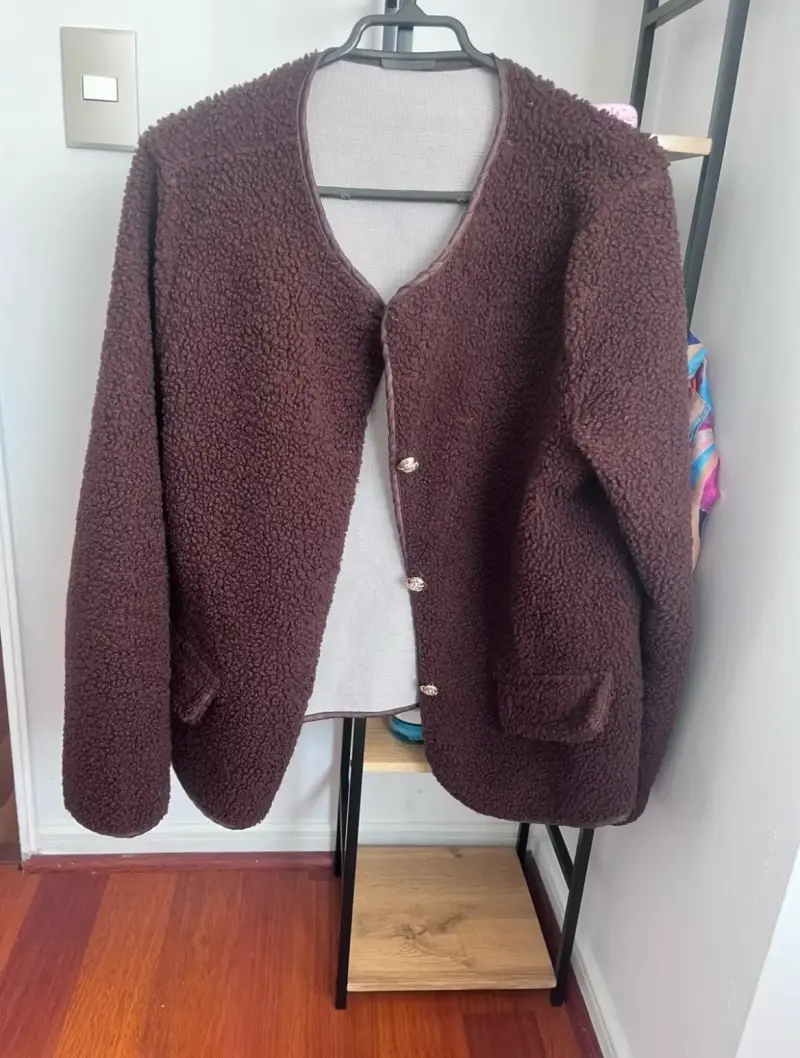 Chaqueta de lana sintética marrón para mujer