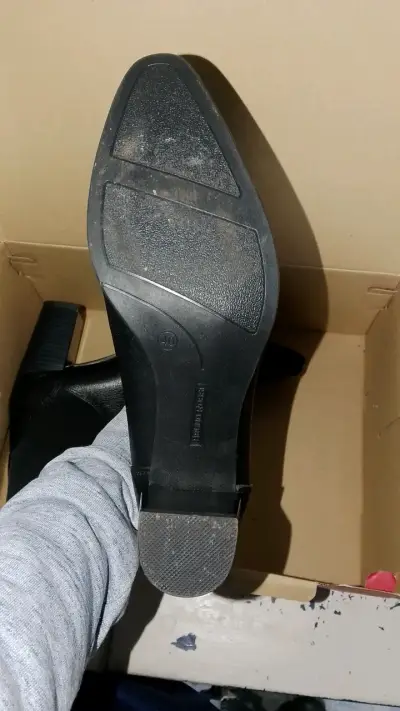 Botines de cuero negro con tacón - miniatura 3
