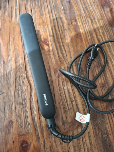 Plancha de Pelo Philips Negra HP8321 - miniatura 2