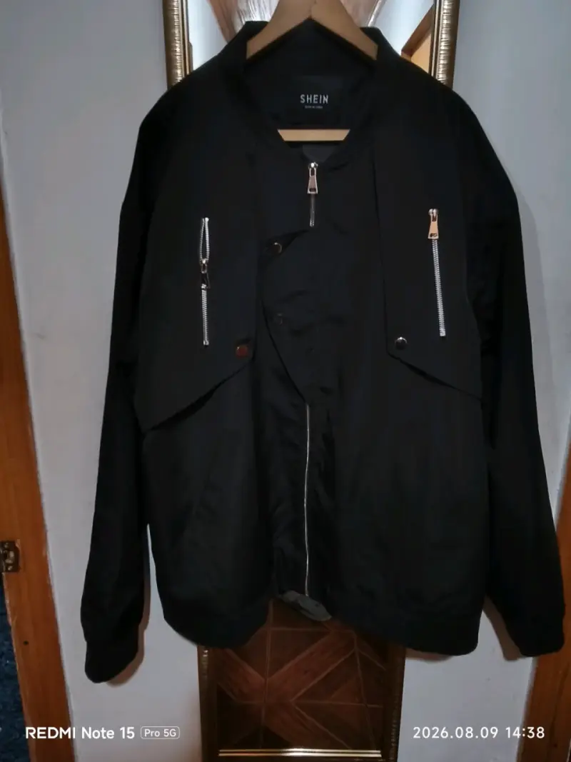 Chaqueta negra estilo bomber para hombre Shein - 2