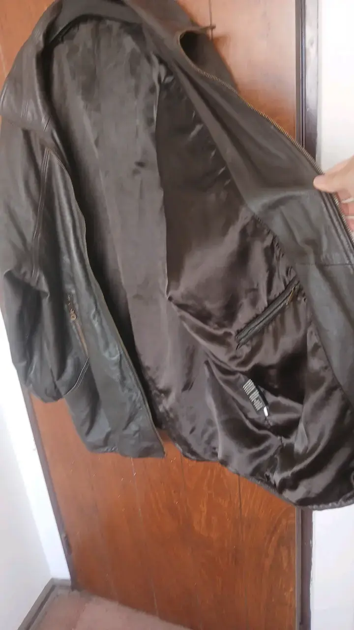 Chaqueta de cuero negra natural. - 3