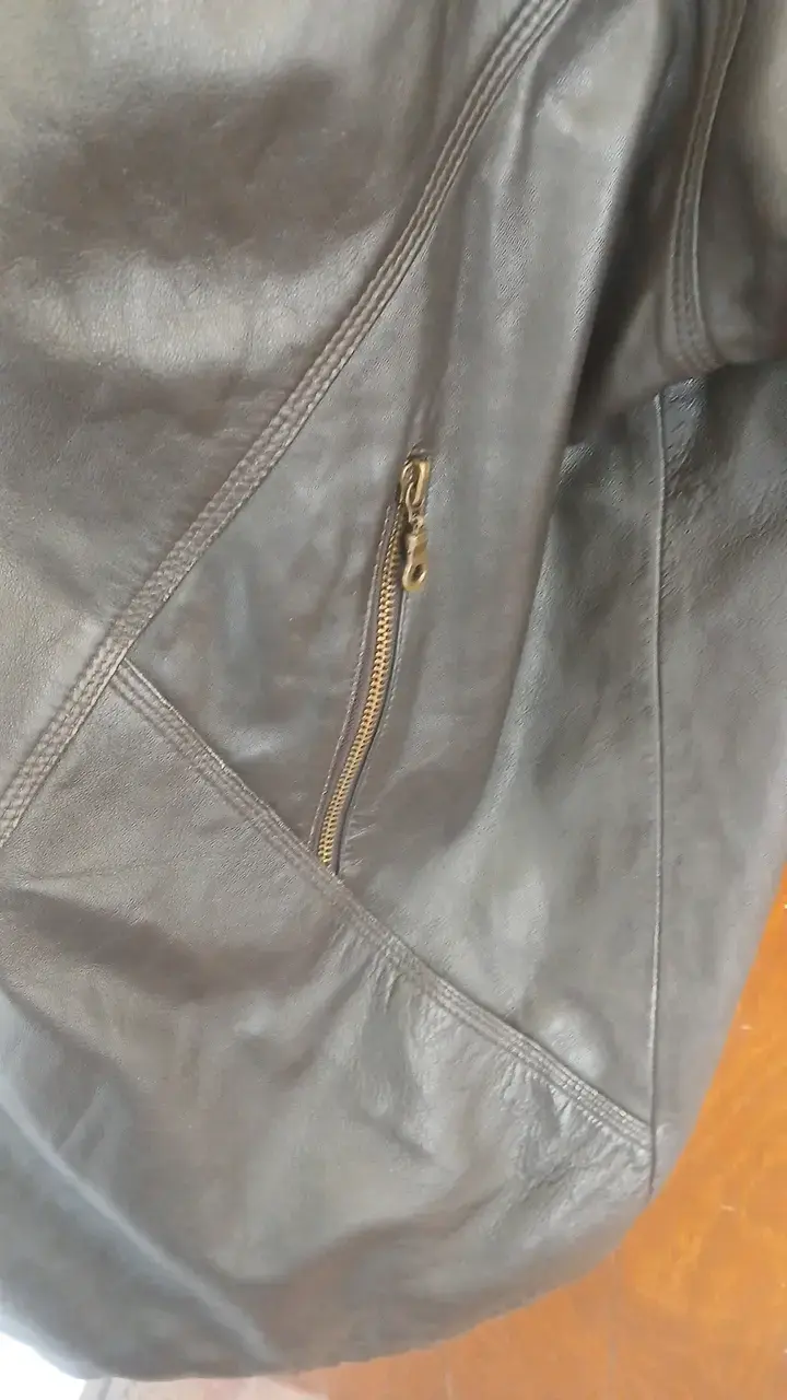 Chaqueta de cuero negra natural. - 4