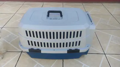 Transportadora de mascotas tamaño mediano - miniatura 2