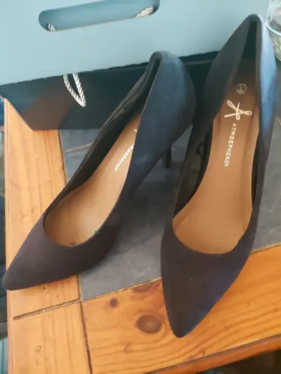 Zapatos de tacón negros para mujer - miniatura 1