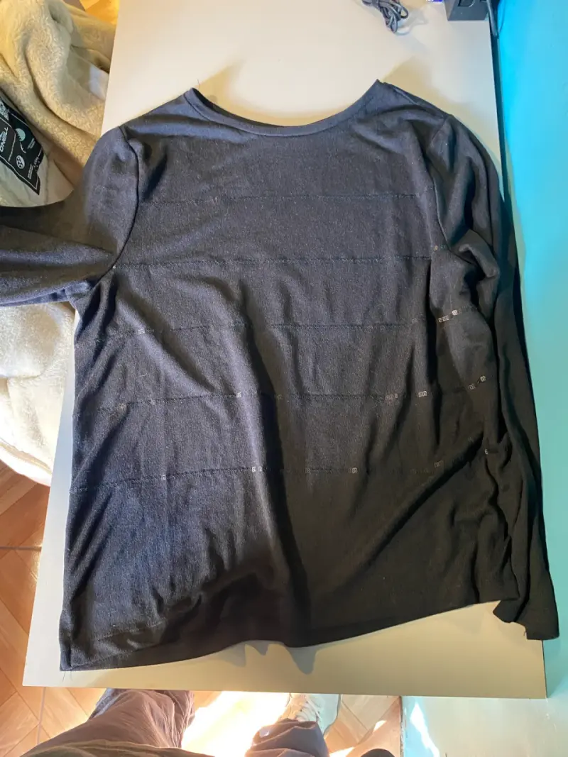 Polera negra manga larga Abstracts talla XL - 1