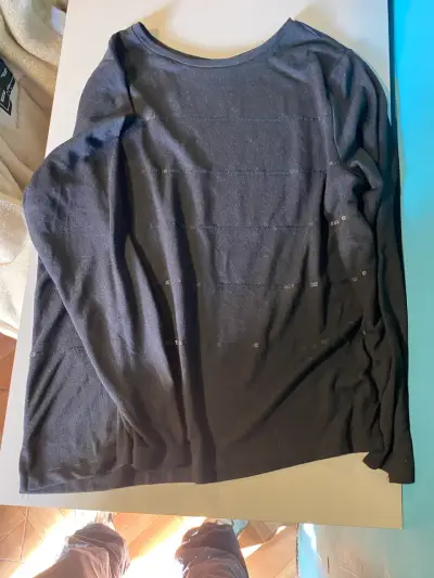 Polera negra manga larga Abstracts talla XL - miniatura 2
