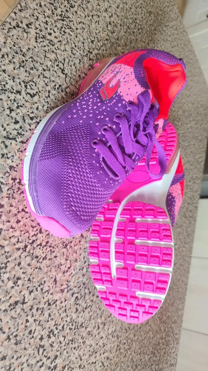 Zapatillas deportivas moradas para mujer - 2