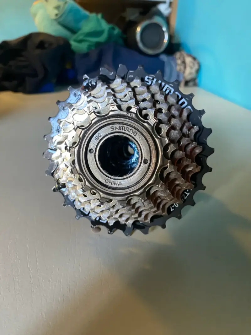 Piñón de bicicleta Shimano de 7 velocidades - 1