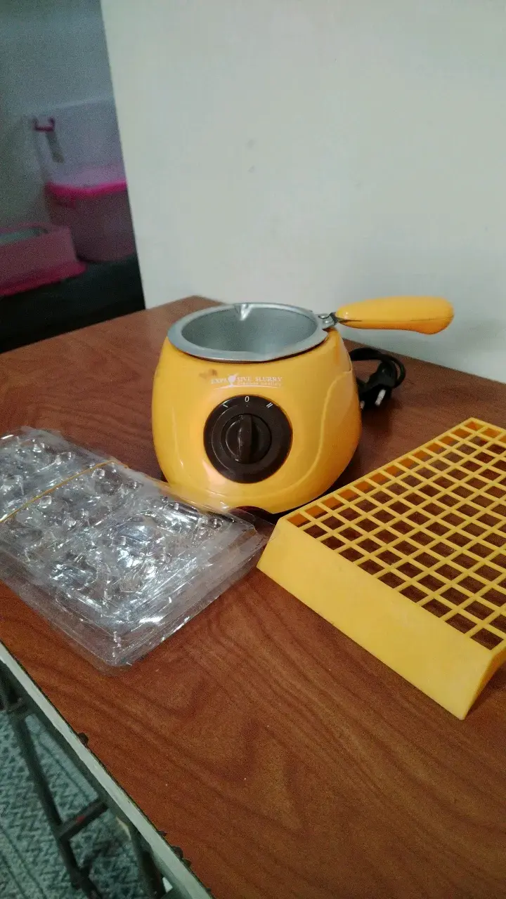 Derretidor de chocolate eléctrico amarillo - 1