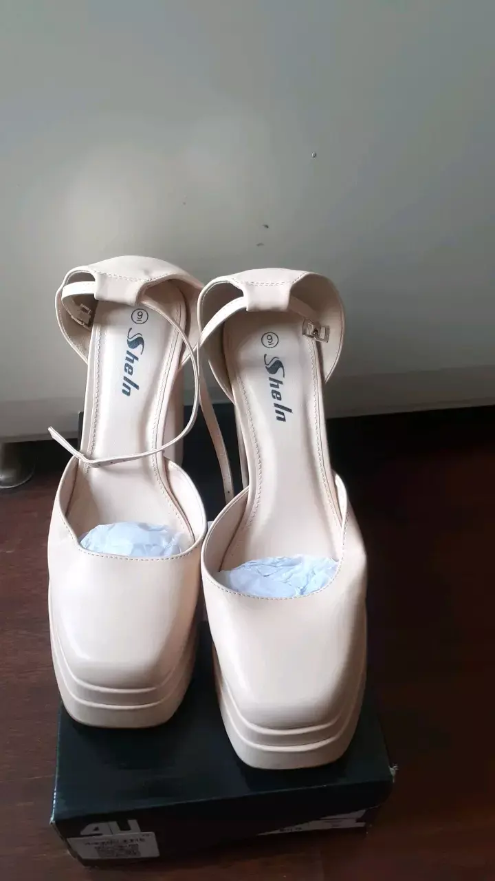 Zapatos de Tacón Alto Beige SheIn - 1